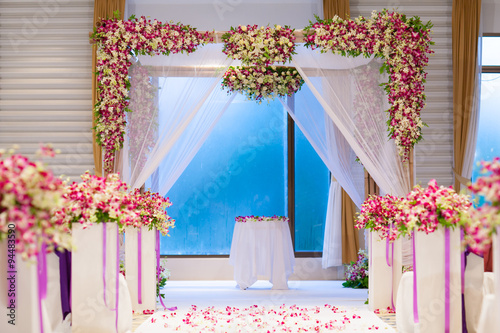 Obraz na plátne Beautiful wedding ceremony design decoration elements with arch,