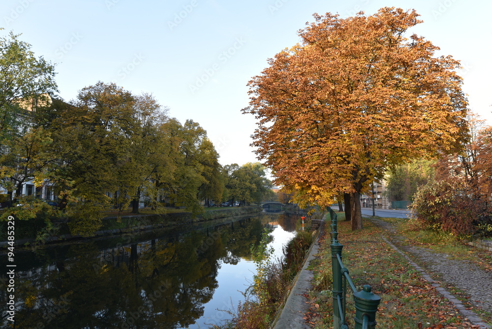 Berlin im sonnigen Herbst
