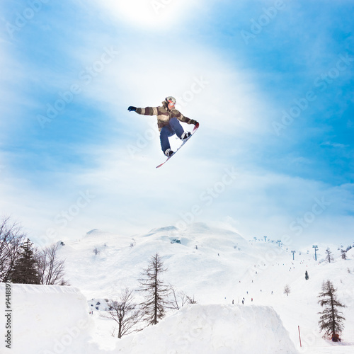 Free style snowboarder