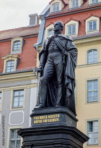 Friedrich August II Statue