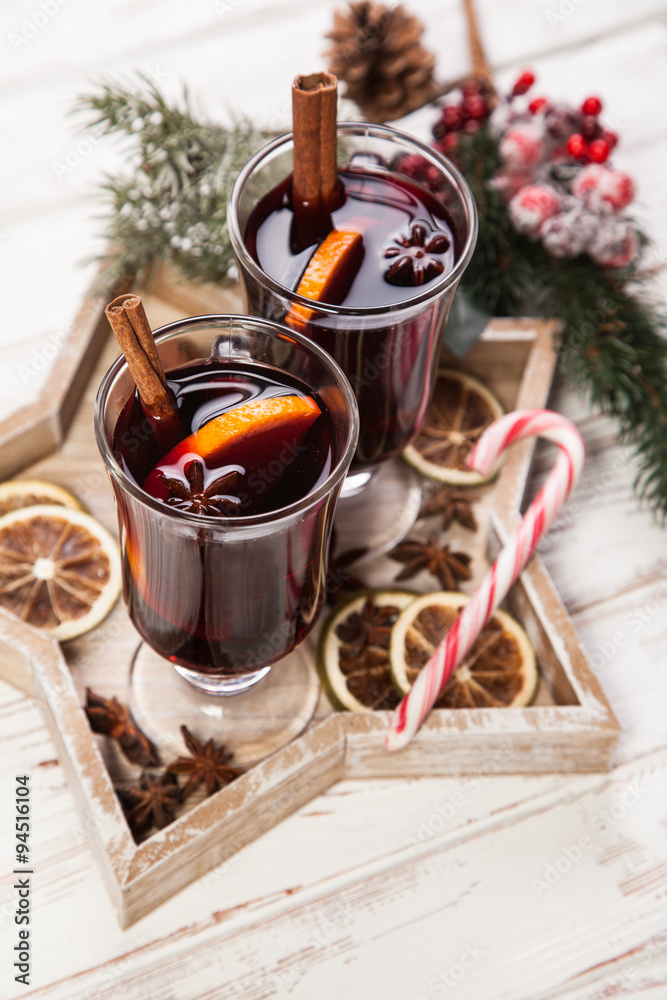 Mulled wine with cinnamon and orange