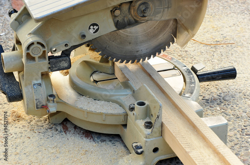 Herramienta de carpintería, sierra de disco para perfiles de madera 