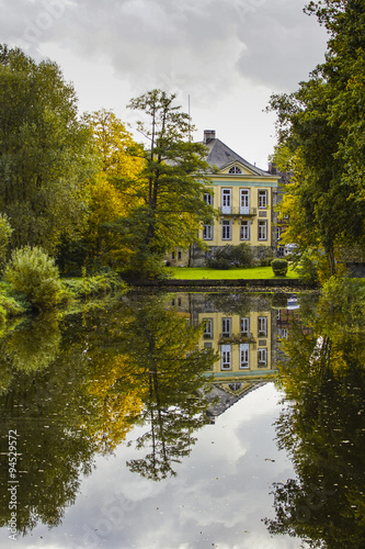 Obraz na płótnie Haus am See w salonie