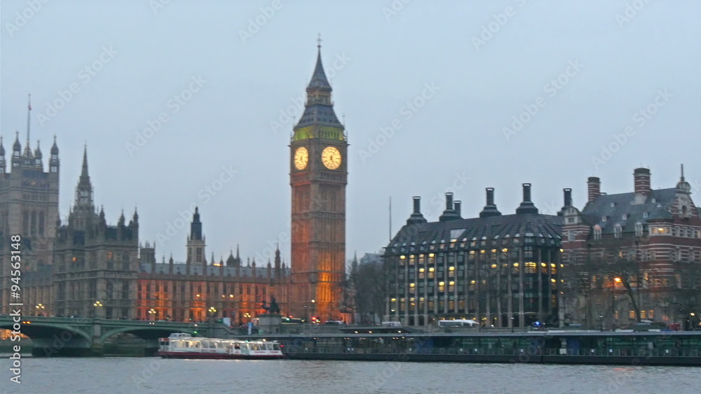Look of the Bigben from across the river. Taken during late afternoon when lights starting to light up. Look of the Bigben from across the river. Taken during late afternoon when lights starting to light up.