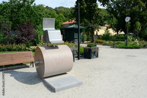 Obraz na płótnie Sculpture in bernardinu garden in Vilnius town w salonie