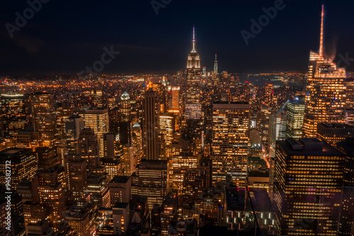 Lower Manhattan at night seen from a high place © Victor Moussa