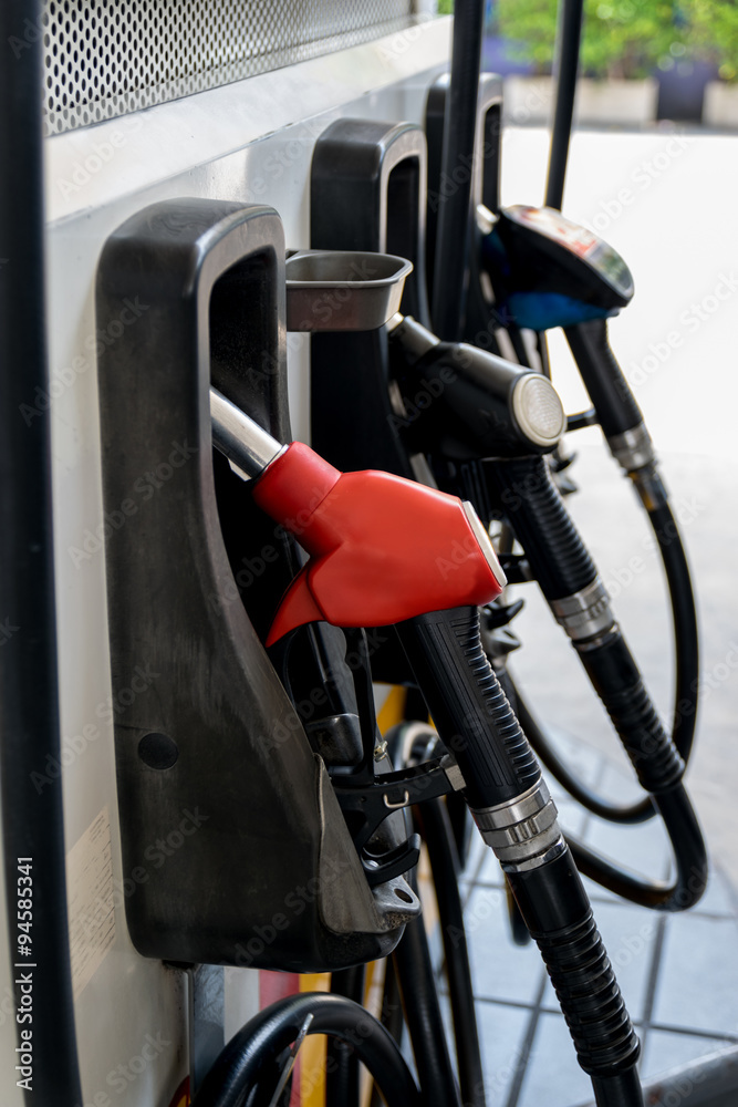 Fuel nozzle pay for fuel and benzyl. Fuel nozzle pay for fuel and benzyl.