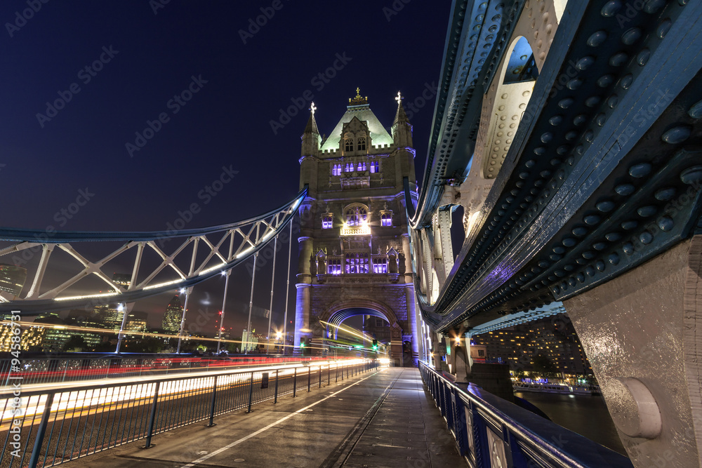 Obraz premium Tower Bridge, London at night.