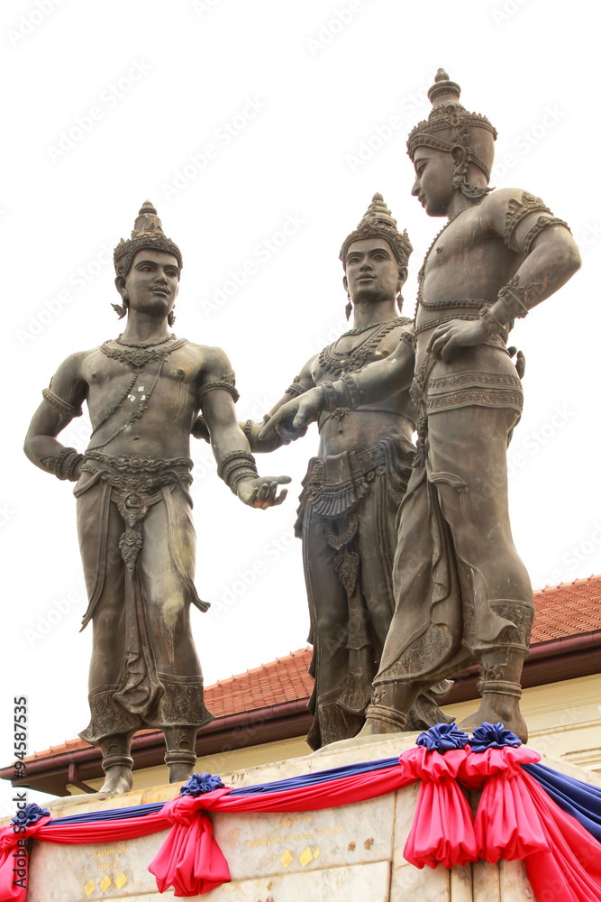 Fototapeta premium The sculpture of three kings monument in town which is a symbol of Chiang Mai province, Thailand.