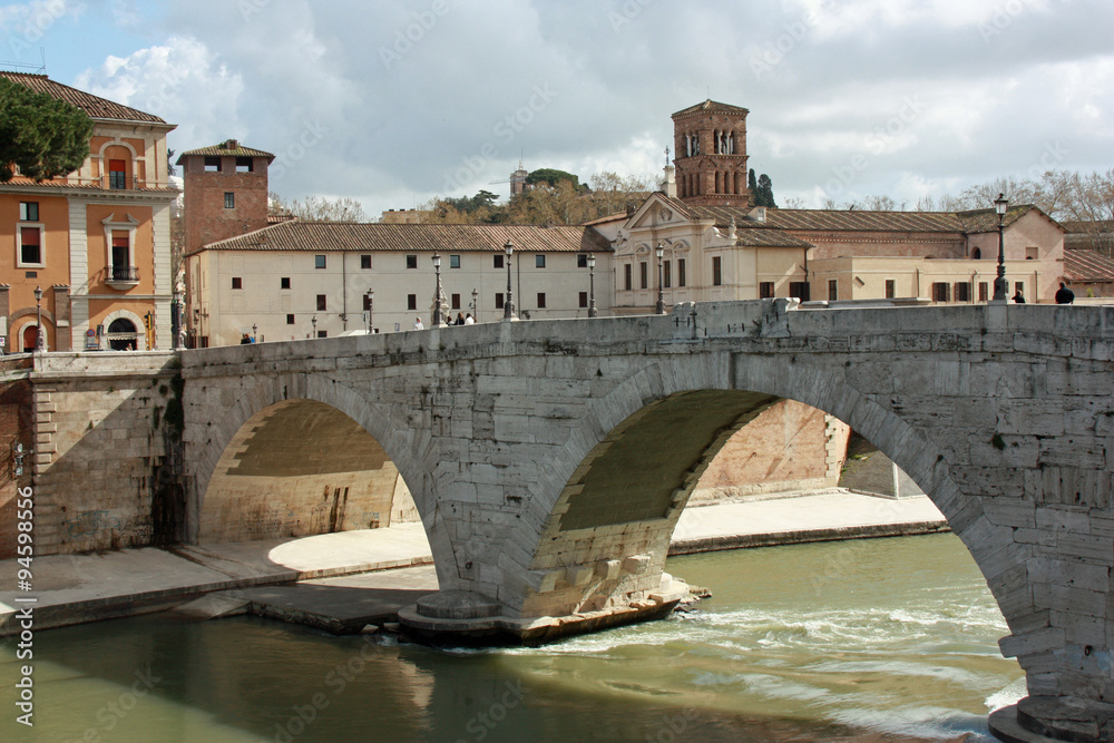 Rome, pont vers le quartier de Trastevere, Italie