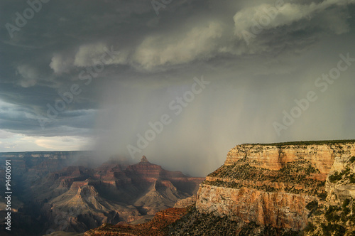 Tempesta sul Grand Canyon