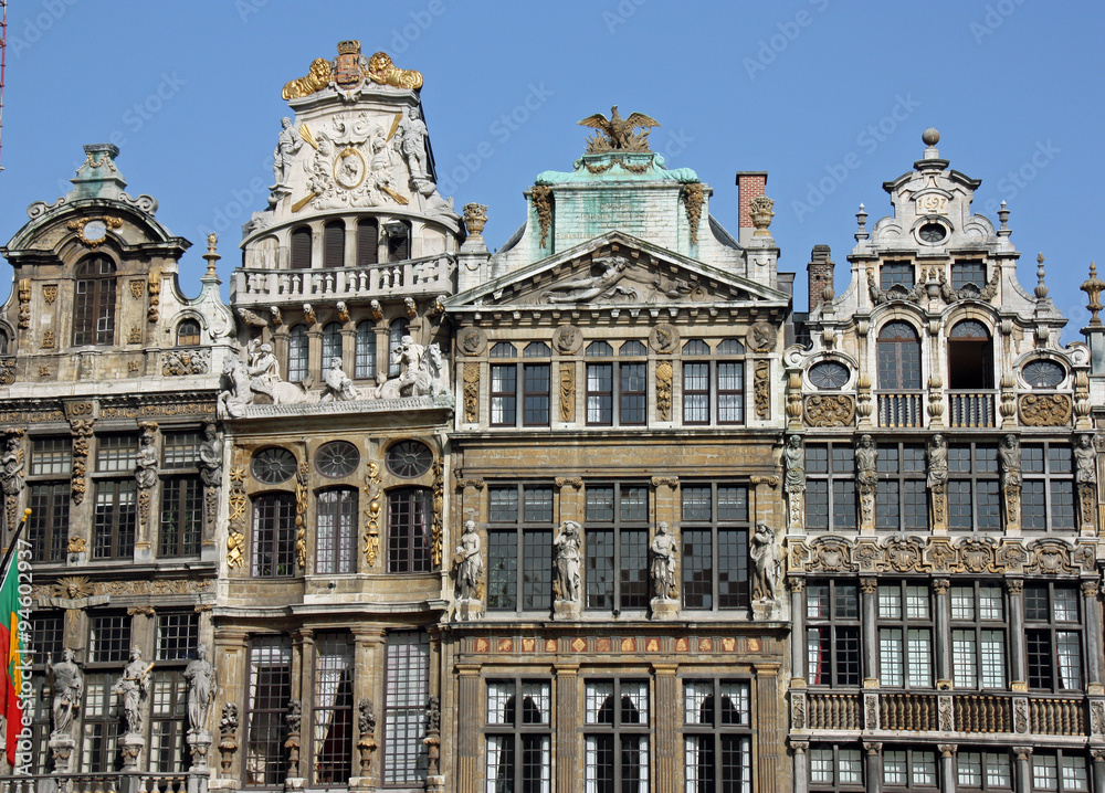 Bruxelles, bas-reliefs et statues baroques des façades de la Grand-Place, Bruxelles