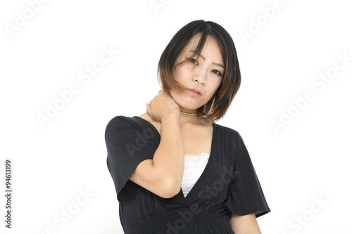 若い女性 表情 暗い