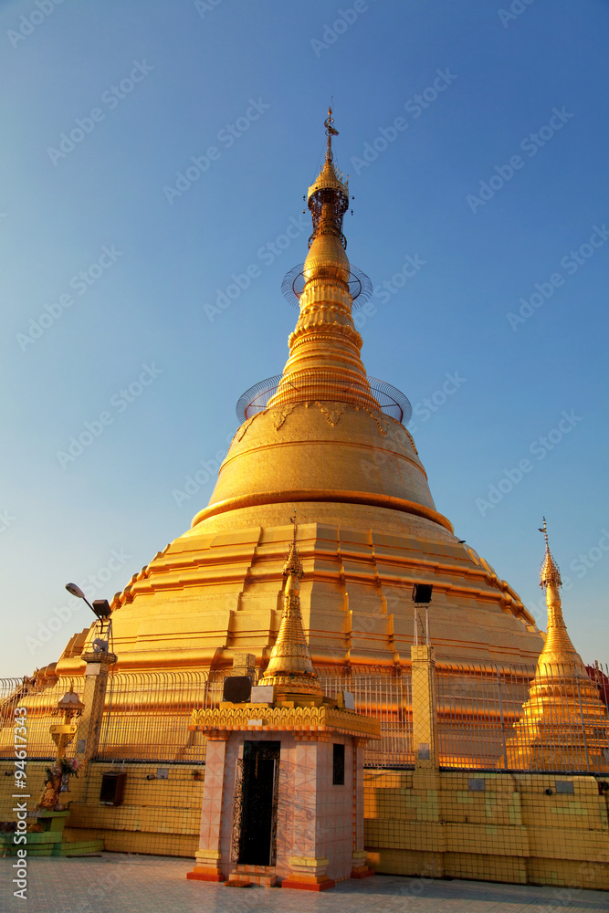 Fototapeta premium Botataung Pagoda, Yangon