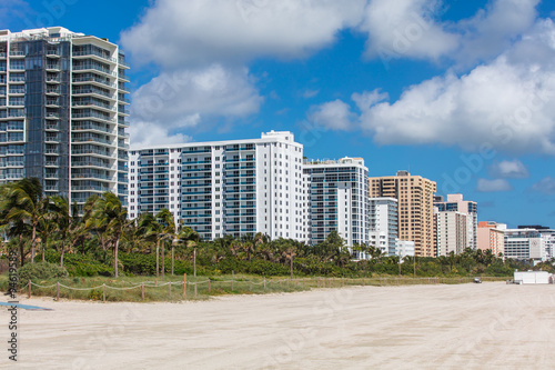 Modern residential buildings on the coast in Miami Beach, Florid © artemis_lady