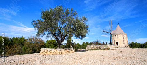 Moulin de Daudet à Fontvieille / Provence (France) photo