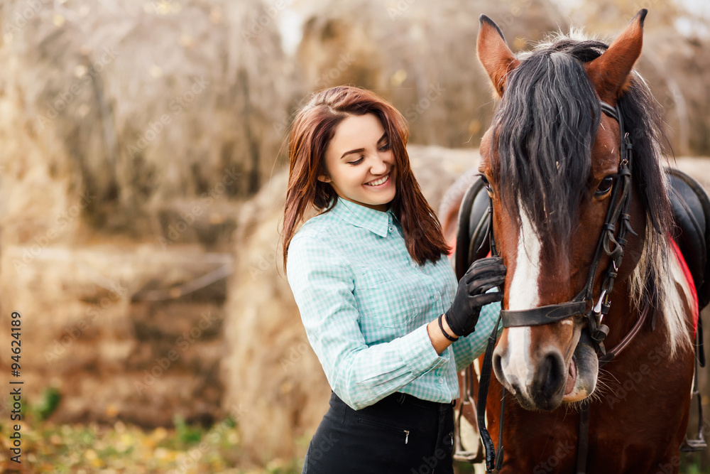 Obraz premium Portrait of Young woman and Horse