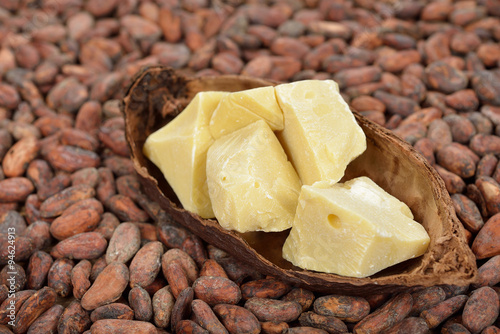 Natural cocoa butter