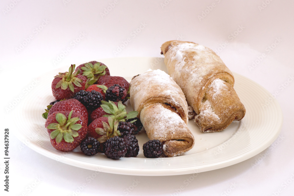 Strawberries and cake composition