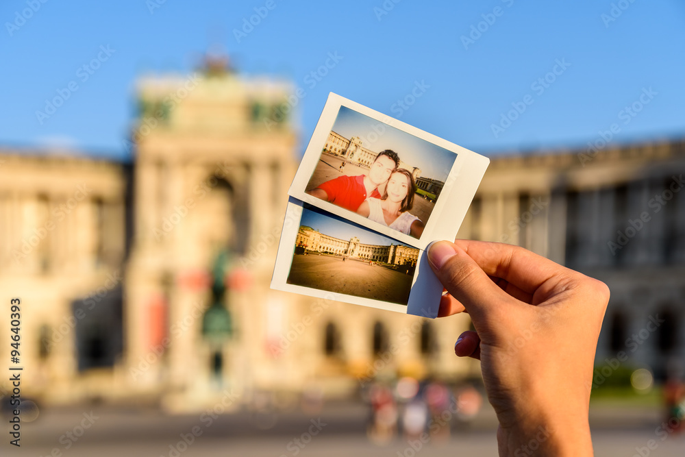Fototapeta premium Instant Photos Of Happy Couple At Hofburg Palace In Vienna