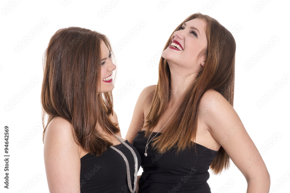 2 Freundinnen lachen und sind glücklich 2 Freundinnen lachen und sind glücklich