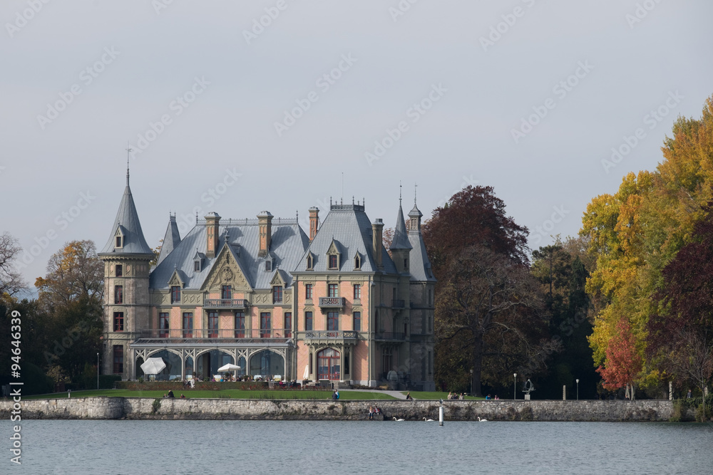 Naklejka premium Schloss Schadau am Thunersee