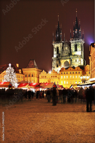 Obraz na płótnie Christmas Mood on the night snowy Old Town Square, Prague, Czech Republic w salonie