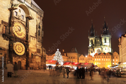 Obraz na płótnie Christmas Mood on the night snowy Old Town Square, Prague, Czech Republic w salonie