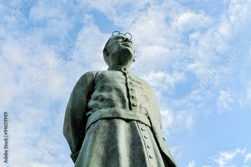 La statue de l’abbé Gillard recteur de Tréhorenteuc