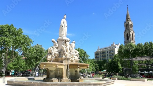 La fontaine de l'esplanade à Nîmes