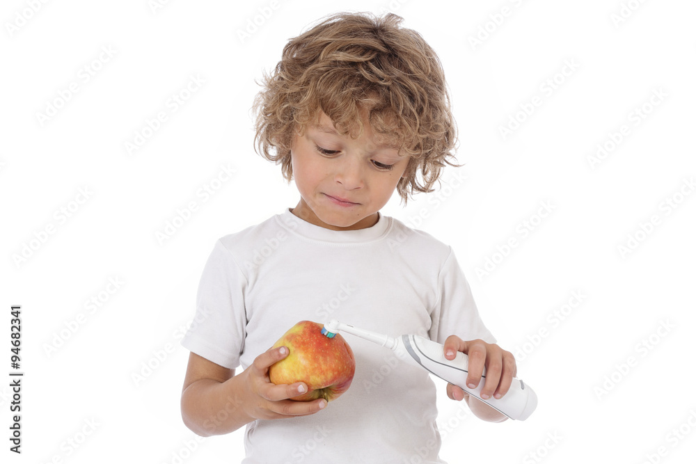 enfant garçon 6 ans se brossant les dents enfant garçon 6 ans se brossant les dents