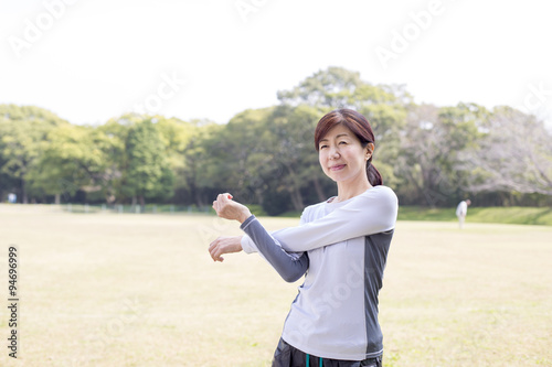 運動するミドルの女性