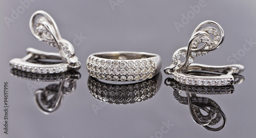 A set of fine silver jewelry