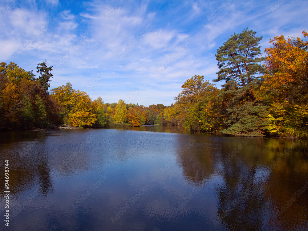 See im Herbst