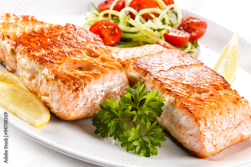 Grilled salmon and vegetables 