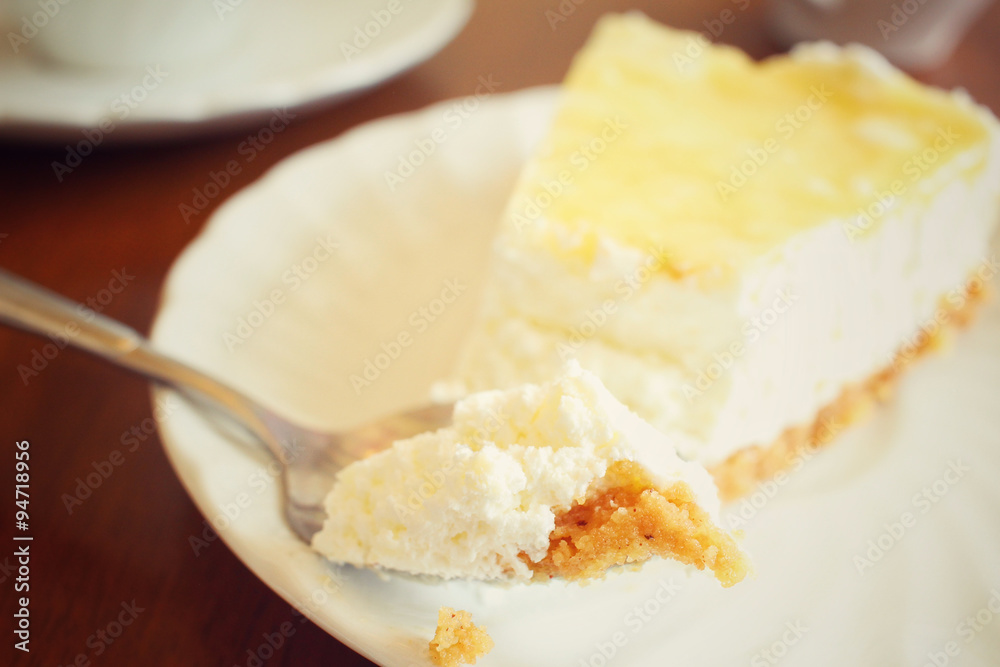 Lemon cheese cake with milk tea