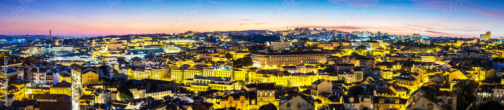 Obraz premium Lisbon at nigth