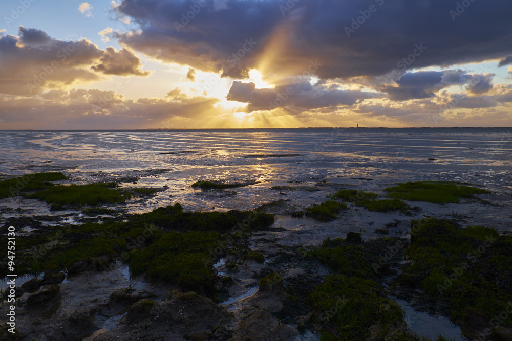 Obraz premium Lichtstimmung über dem Niedersächsischen Wattenmeer, Niedersac