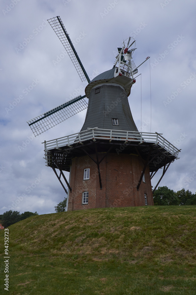 Windmühlen in Greetsiel, Ostfriesland, Niedersachsen, Deutschla