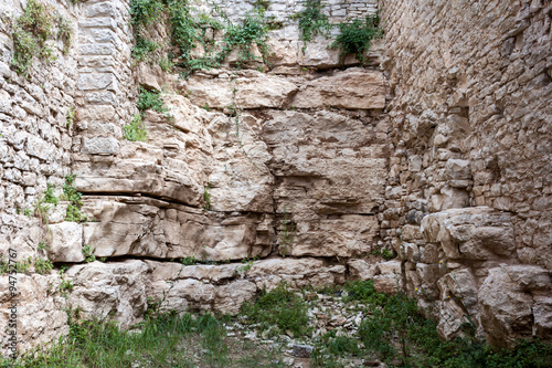 Mauer in der Burgruine photo