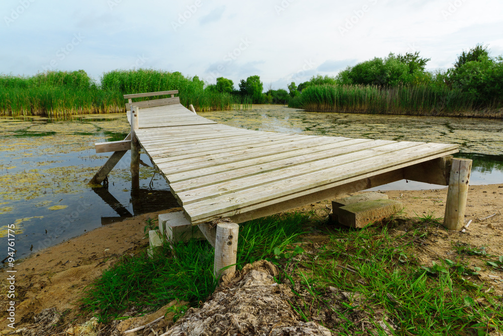 flooring the leader to the lake