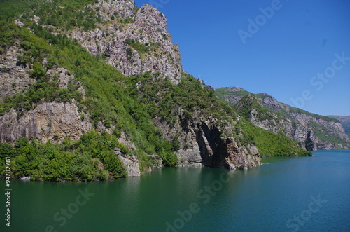 lac de Koman, Albanie