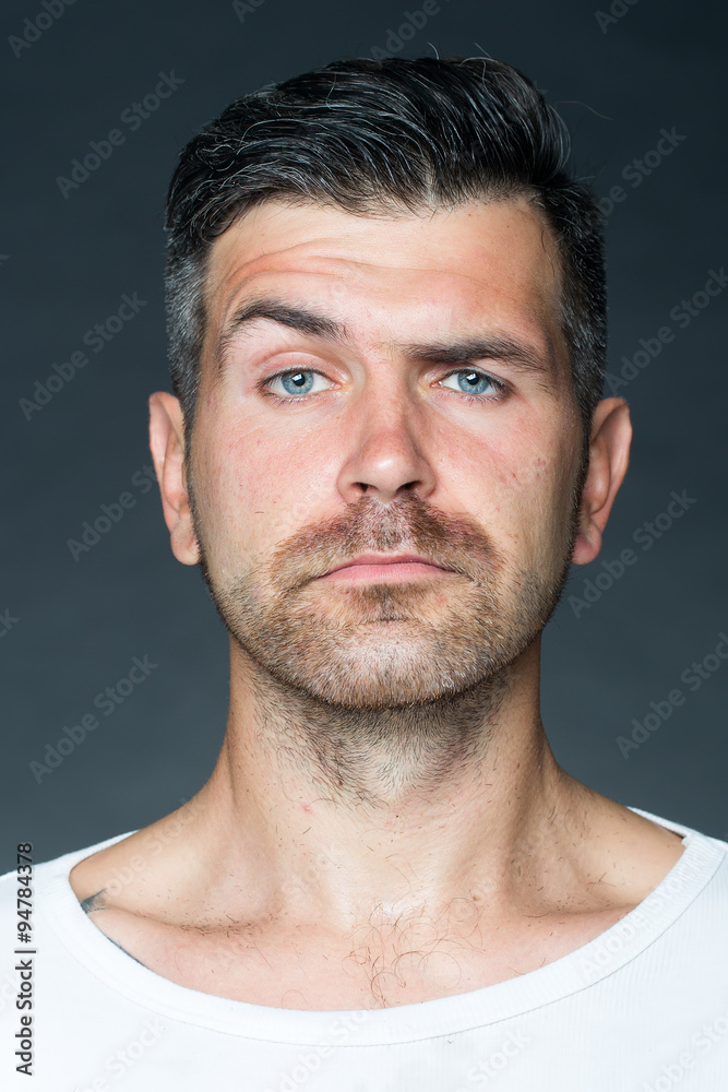 Face with raised eyebrow. Молодой платон с поднятой бровью. Raised eyebrows. Девушка бровист. Ace-orange-raised-eyebrow.