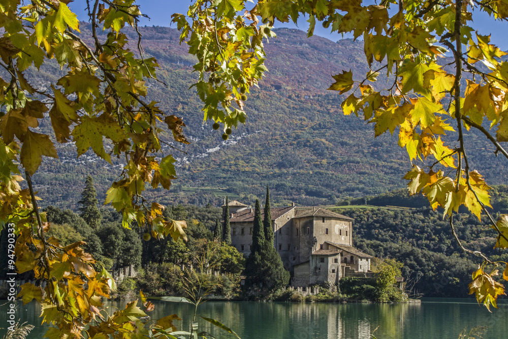 Obraz premium Herbst am Lago Toblino