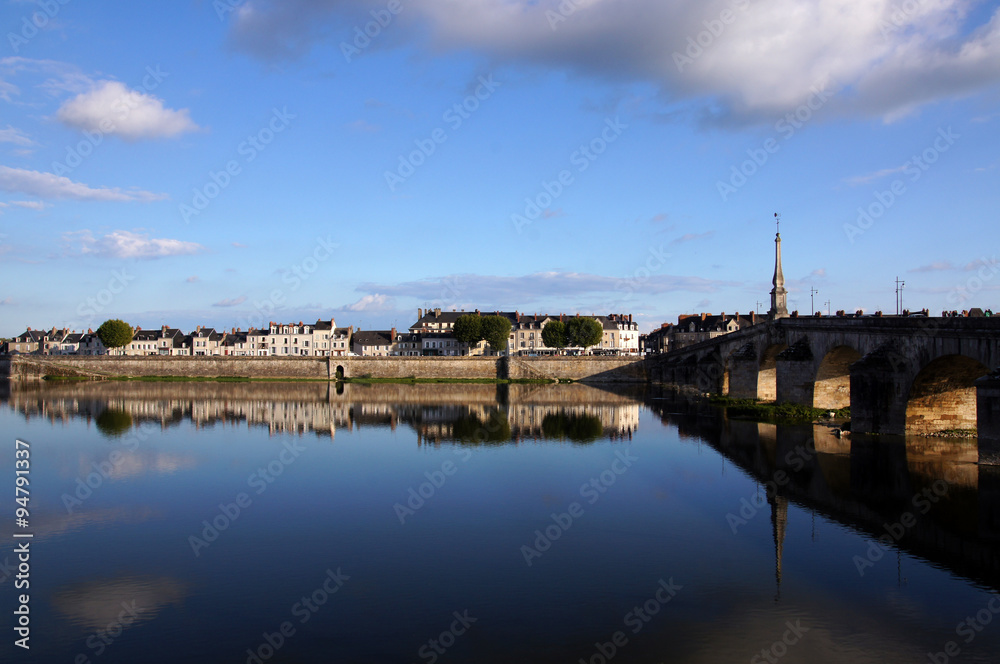 La Loire et le pont Jacque-Gabriel