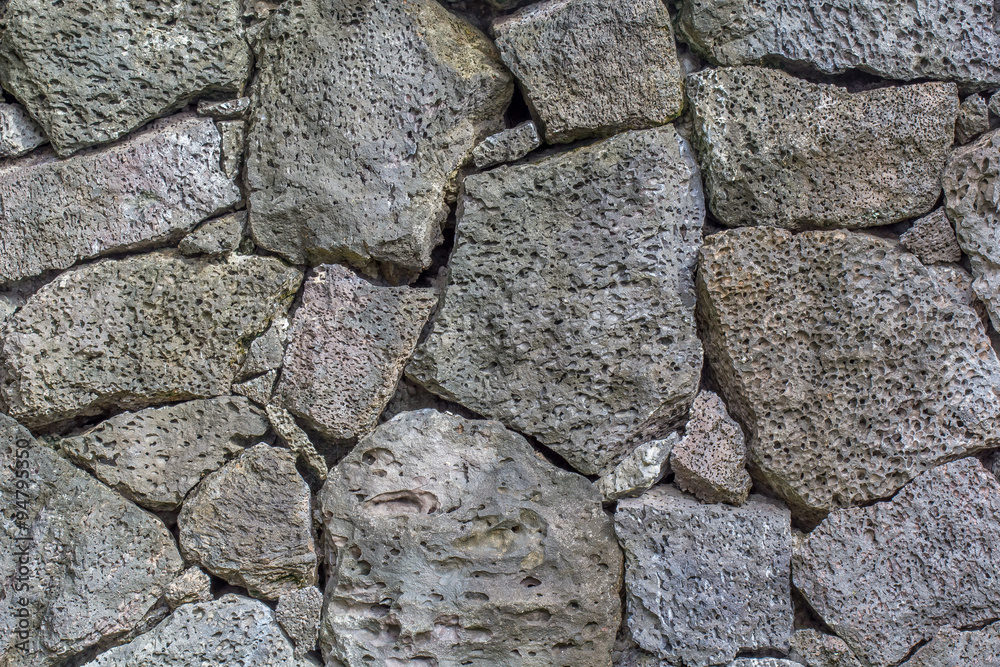 mur de pierres apparentes