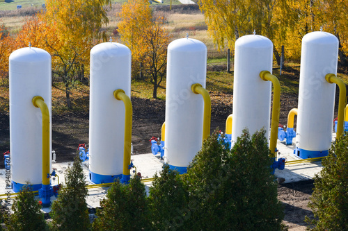 Natural gas scrubber