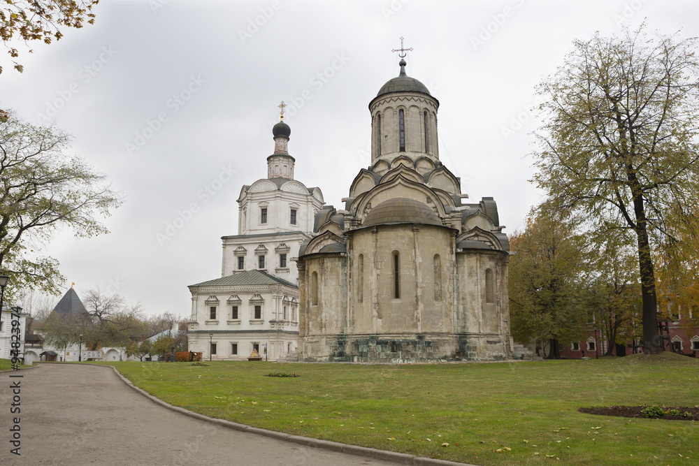 Москва. Спасо-Андроников монастырь-древнейший московский храм.