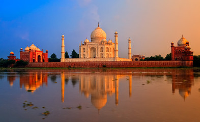 Wandcirkels India Taj Mahal bij zonsondergang Agra  © Boris Stroujko