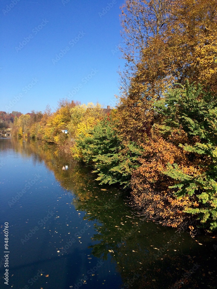 Loisachufer in Wolfratshausen Loisachufer in Wolfratshausen